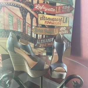 Jessica Simpson Wedges